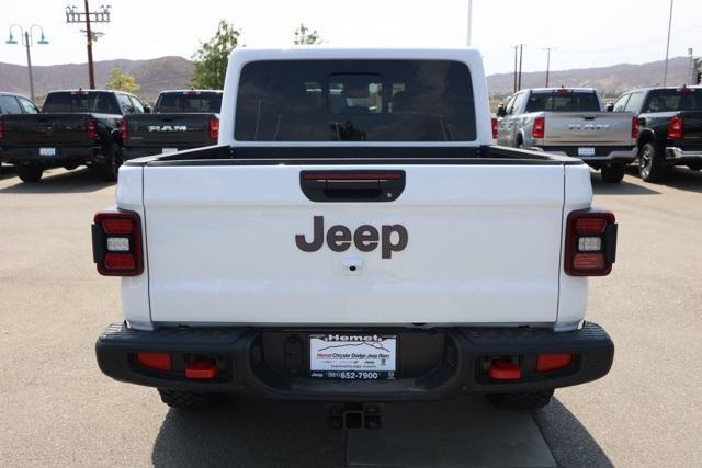 new 2025 Jeep Gladiator car, priced at $58,390