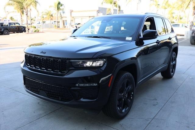 new 2025 Jeep Grand Cherokee car, priced at $45,690