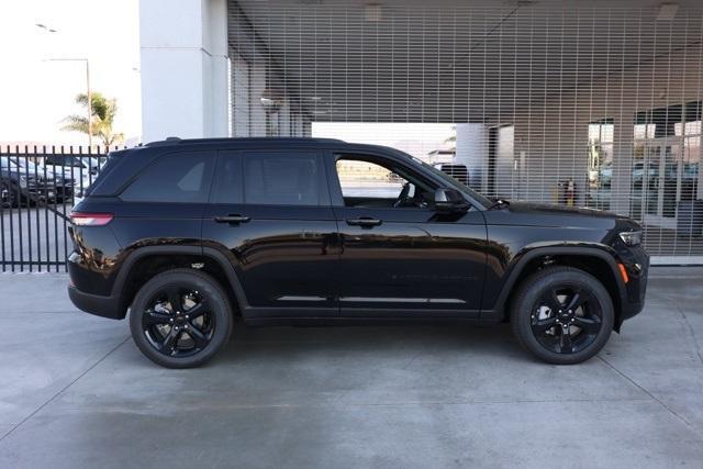 new 2025 Jeep Grand Cherokee car, priced at $45,690