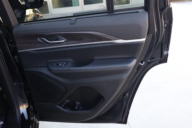 new 2025 Jeep Grand Cherokee car, priced at $45,690