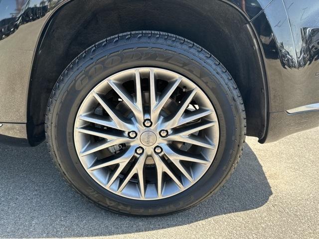used 2017 Jeep Grand Cherokee car, priced at $18,959