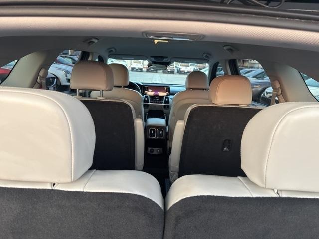 used 2023 Kia Sorento Hybrid car, priced at $32,904