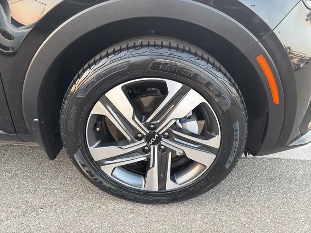 used 2023 Kia Sorento Hybrid car, priced at $32,904