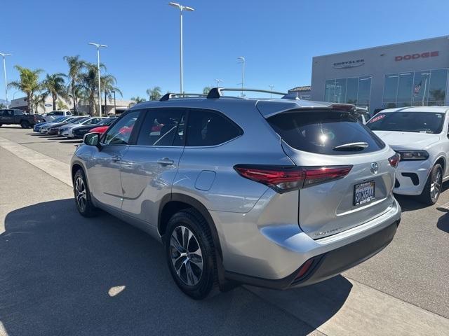 used 2023 Toyota Highlander car, priced at $32,055