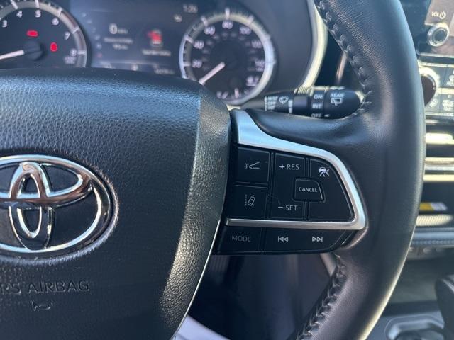 used 2023 Toyota Highlander car, priced at $32,055