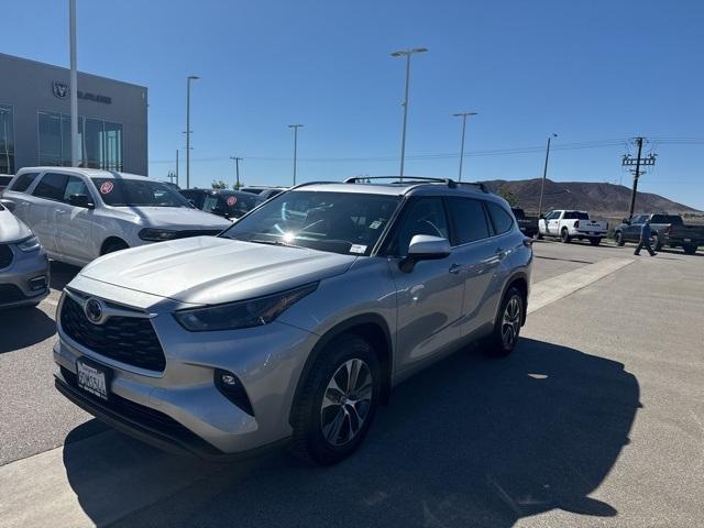 used 2023 Toyota Highlander car, priced at $32,055