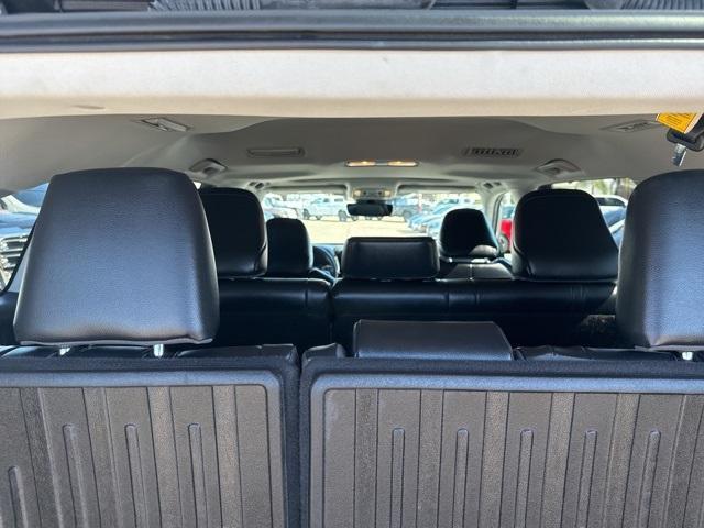 used 2023 Toyota Highlander car, priced at $32,055