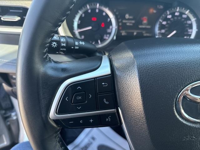 used 2023 Toyota Highlander car, priced at $32,055