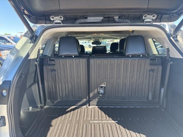 used 2023 Toyota Highlander car, priced at $32,055