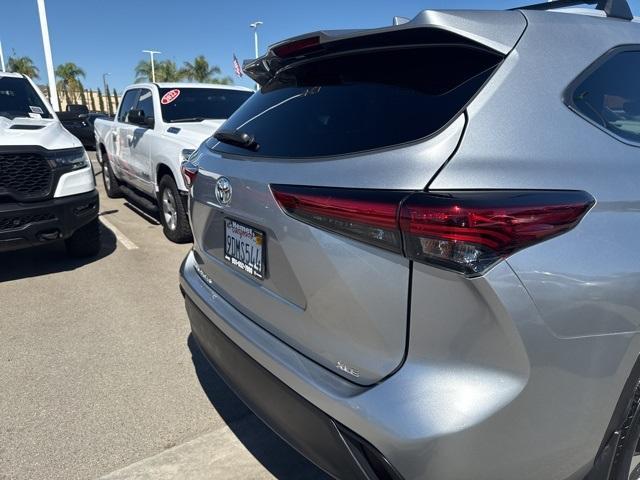 used 2023 Toyota Highlander car, priced at $32,055