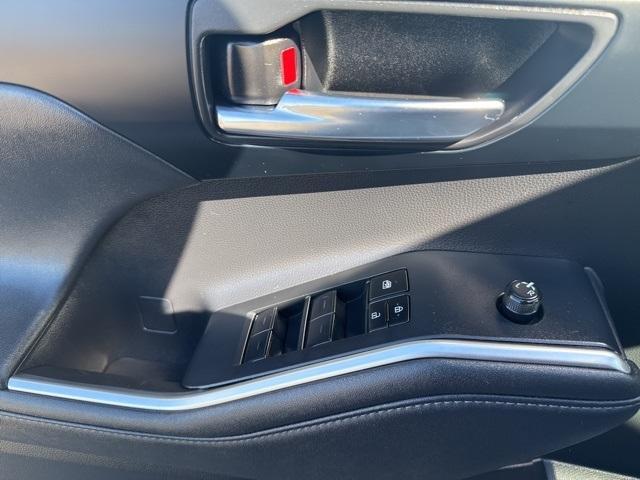 used 2023 Toyota Highlander car, priced at $32,055