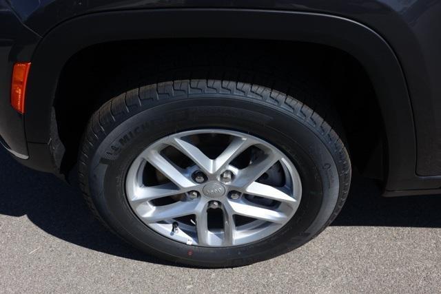 new 2025 Jeep Grand Cherokee L car, priced at $35,425