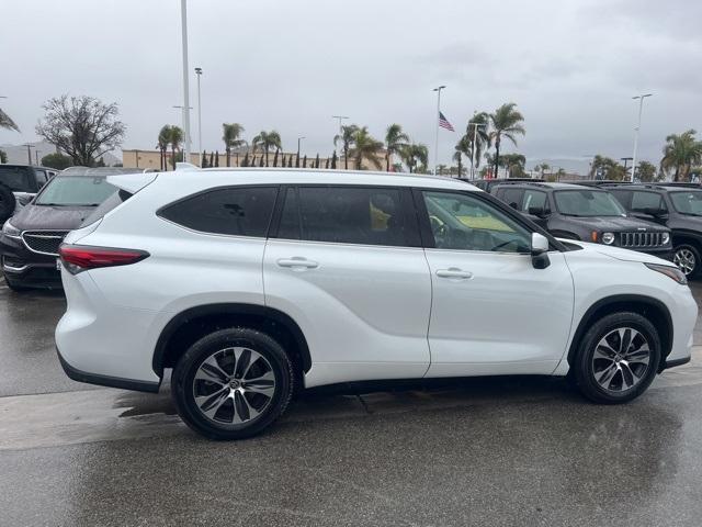 used 2022 Toyota Highlander car, priced at $33,940