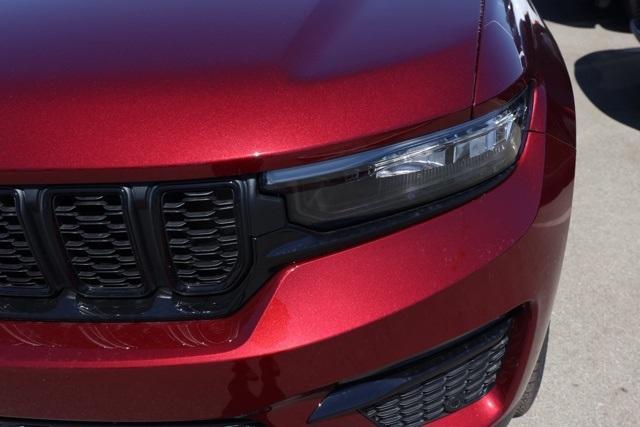 new 2025 Jeep Grand Cherokee car, priced at $47,546