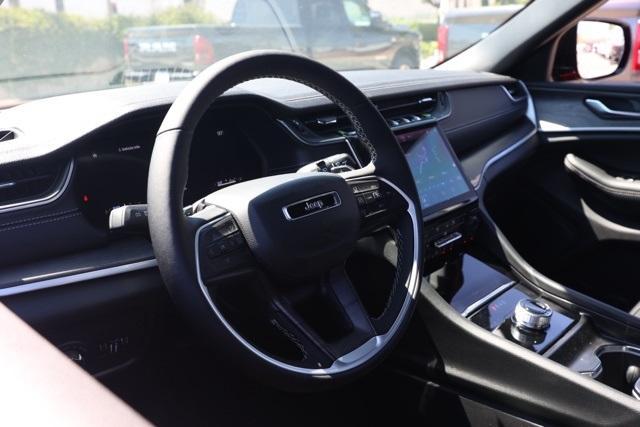 new 2025 Jeep Grand Cherokee car, priced at $47,546