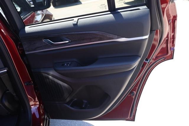 new 2025 Jeep Grand Cherokee car, priced at $47,546