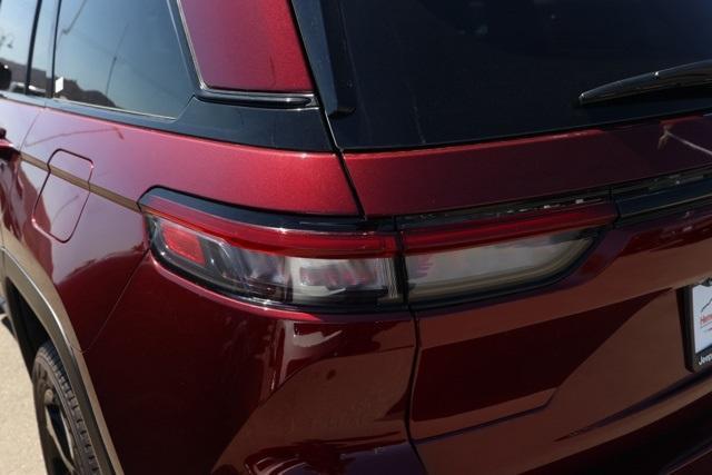 new 2025 Jeep Grand Cherokee car, priced at $47,546
