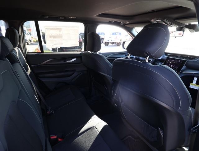 new 2025 Jeep Grand Cherokee car, priced at $42,651