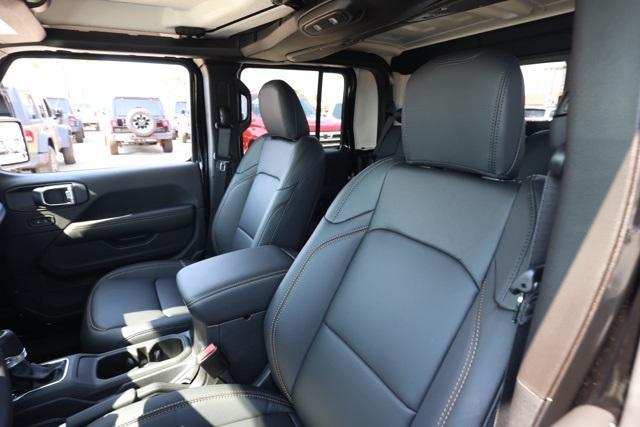 new 2025 Jeep Gladiator car, priced at $47,285