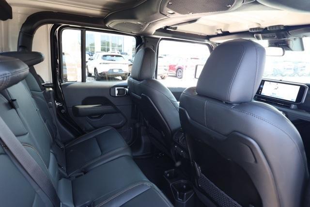 new 2025 Jeep Gladiator car, priced at $47,285