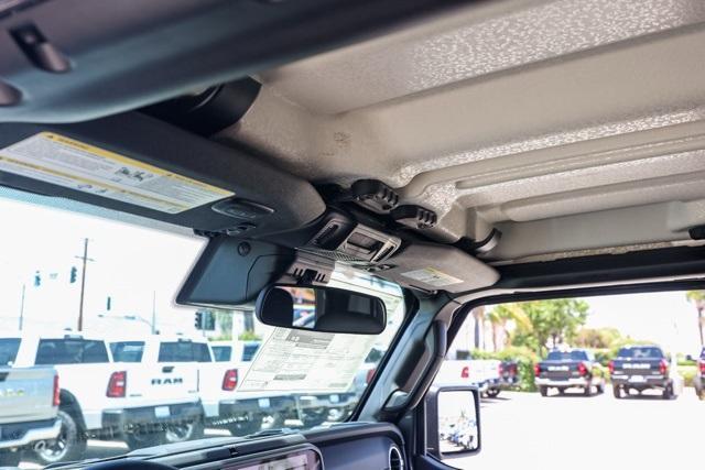 new 2025 Jeep Gladiator car, priced at $50,335