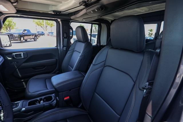 new 2025 Jeep Gladiator car, priced at $50,335