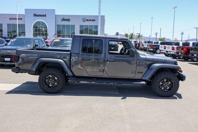 new 2025 Jeep Gladiator car, priced at $50,335