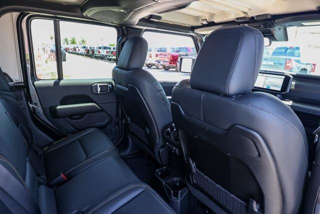 new 2025 Jeep Gladiator car, priced at $50,335