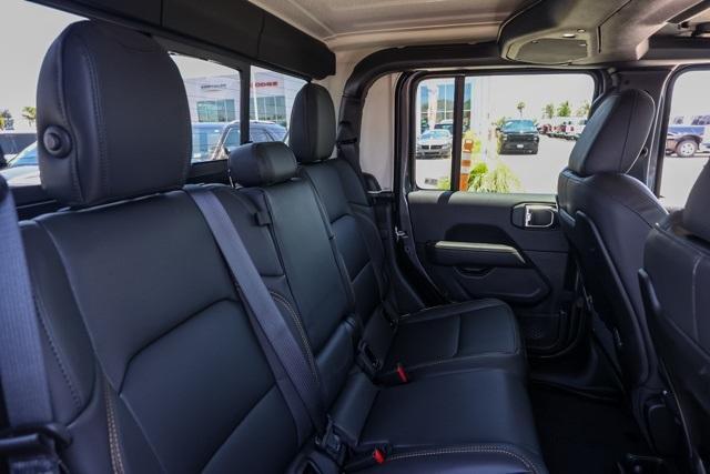 new 2025 Jeep Gladiator car, priced at $50,335