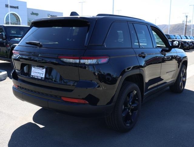 new 2025 Jeep Grand Cherokee car, priced at $48,175