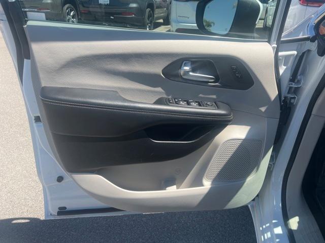 used 2023 Chrysler Pacifica car, priced at $23,120