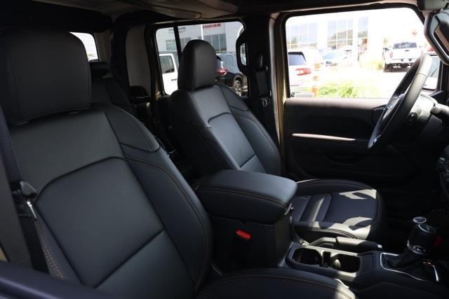 new 2025 Jeep Gladiator car, priced at $47,285