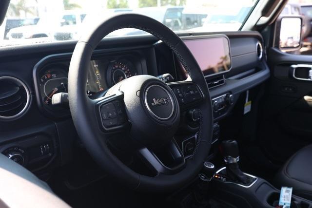 new 2025 Jeep Gladiator car, priced at $47,285