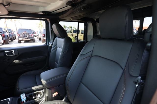 new 2025 Jeep Gladiator car, priced at $47,285