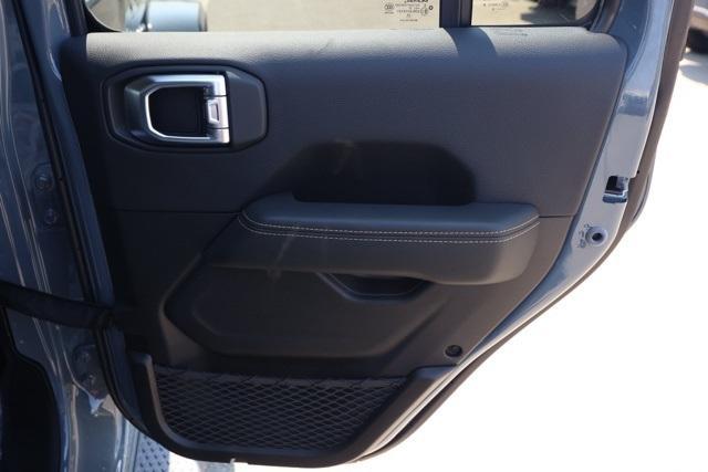 new 2025 Jeep Gladiator car, priced at $47,285