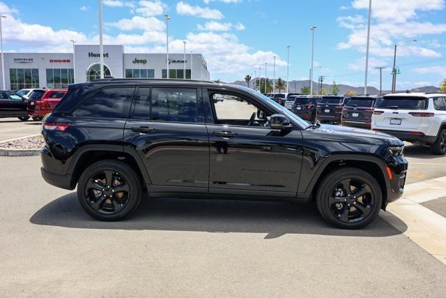 new 2025 Jeep Grand Cherokee car, priced at $43,358