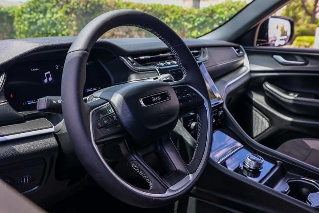 new 2025 Jeep Grand Cherokee car, priced at $43,358