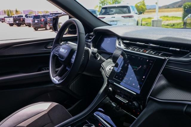 new 2025 Jeep Grand Cherokee car, priced at $43,358