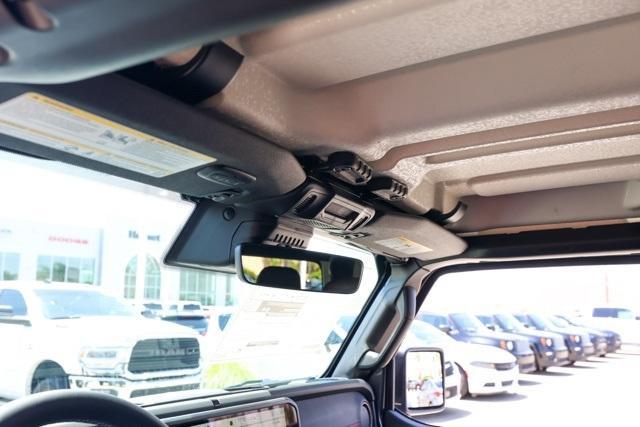 new 2025 Jeep Gladiator car, priced at $60,035