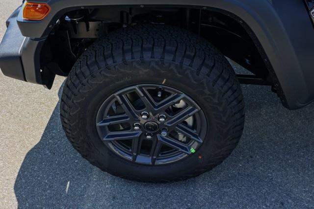 new 2025 Jeep Wrangler car, priced at $43,520