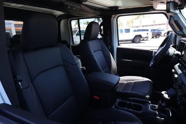 new 2025 Jeep Gladiator car, priced at $48,895