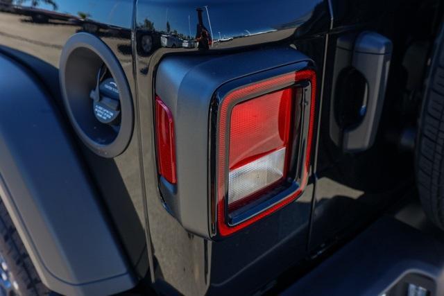 new 2025 Jeep Wrangler car, priced at $40,073
