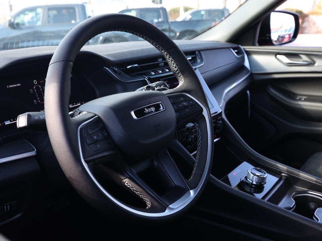 new 2025 Jeep Grand Cherokee L car, priced at $42,875