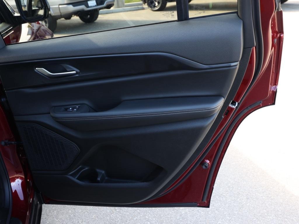 new 2025 Jeep Grand Cherokee L car, priced at $42,875