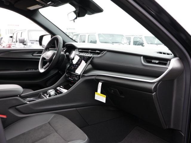 new 2025 Jeep Grand Cherokee car, priced at $46,730
