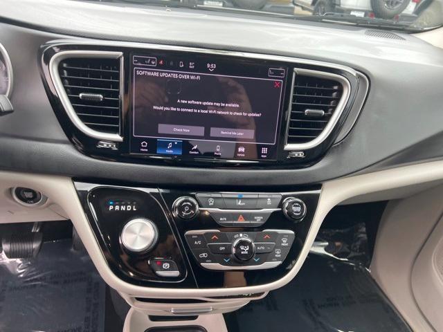 used 2022 Chrysler Pacifica car, priced at $21,498