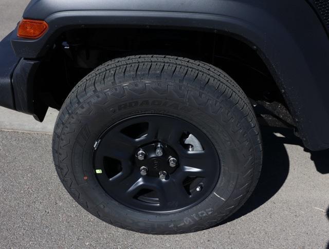 new 2025 Jeep Wrangler car, priced at $40,194