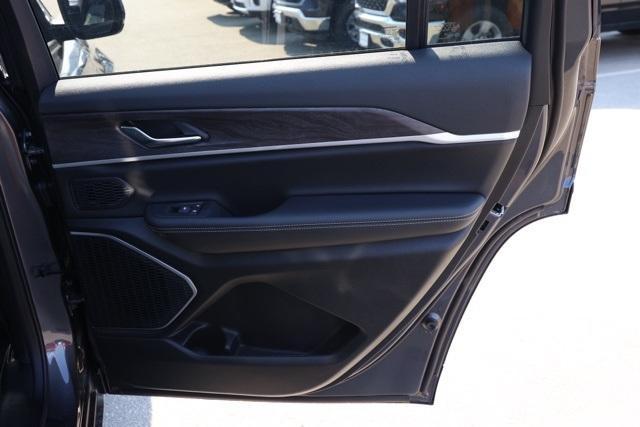 new 2025 Jeep Grand Cherokee L car, priced at $43,824