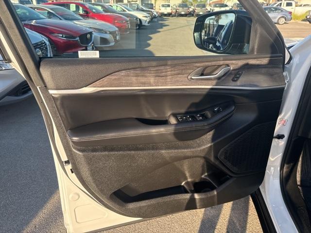 used 2024 Jeep Grand Cherokee car, priced at $33,930