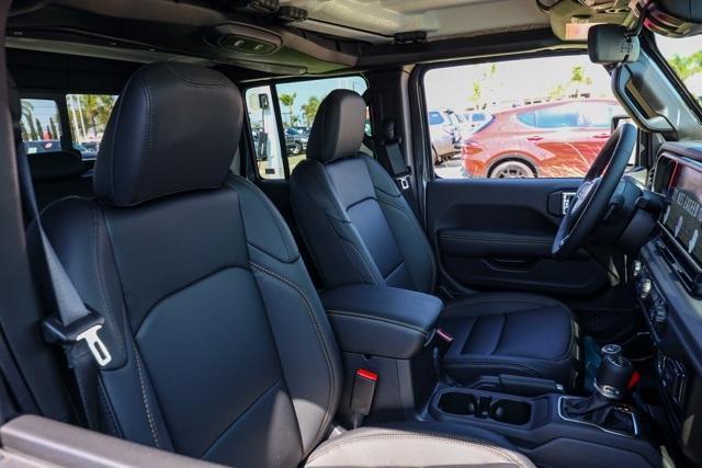 new 2025 Jeep Gladiator car, priced at $46,807